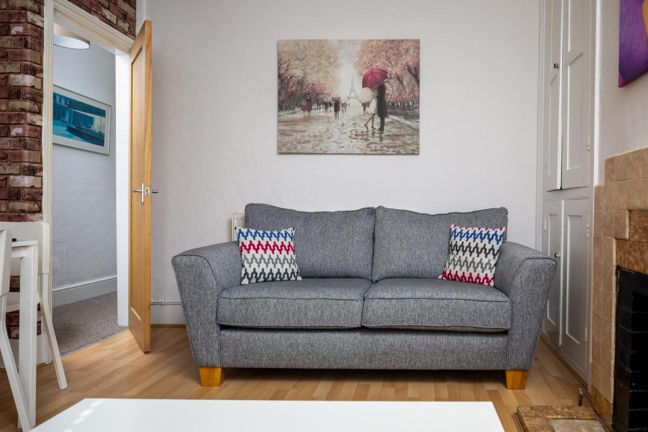 Market Street 5 Min Walk To Town Centre Cheltenham